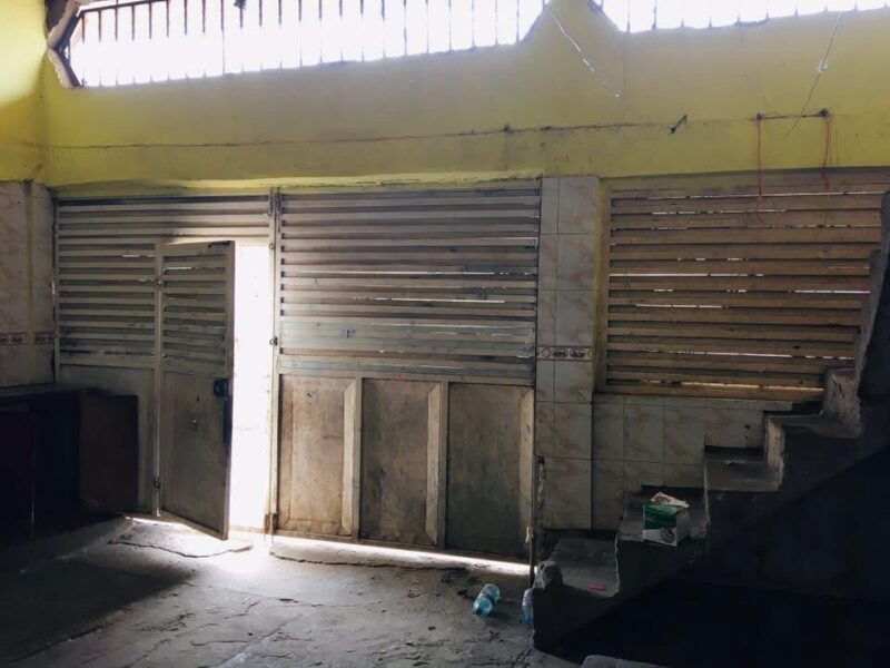 Arrendamento de Casa 1° Andar. (apenas arrenda- se a parte do Rés do chão).