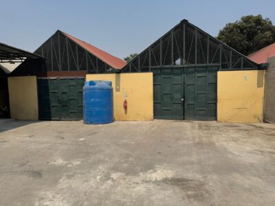 ARRENDA-SE 2 Armazéns (somente para depósito) Av. Pedro de Castro Vandunem Loy (junto ao Kero Xyami)