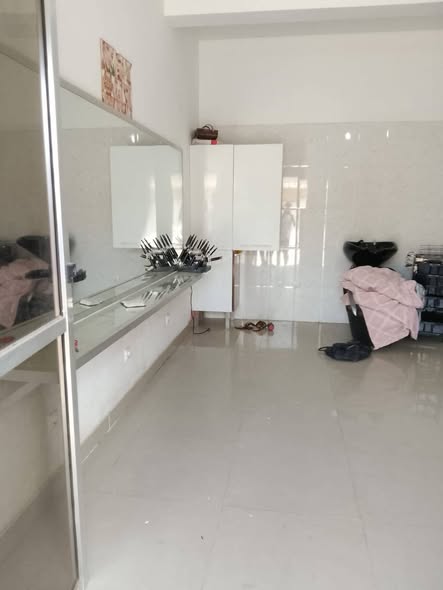 Arrenda se - Salão de Beleza já equipado