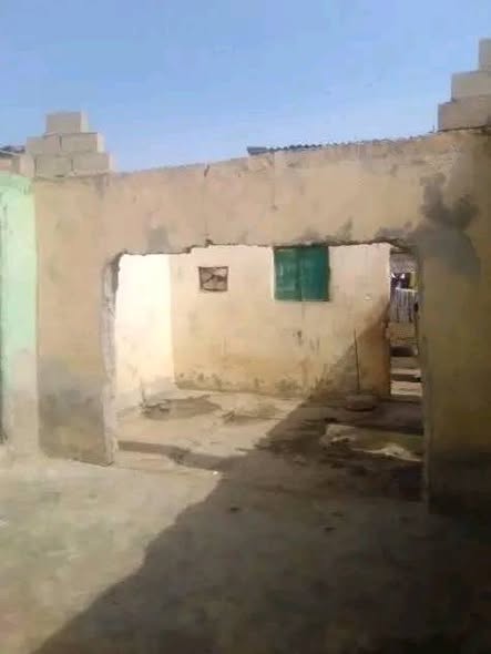 CASA T2 À VENDA NO CAZENGA valor 1.520.000 kz✨🏡