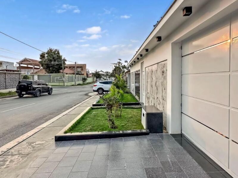 Vivenda v6 a lexuesi a venda